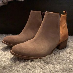 Two toned booties